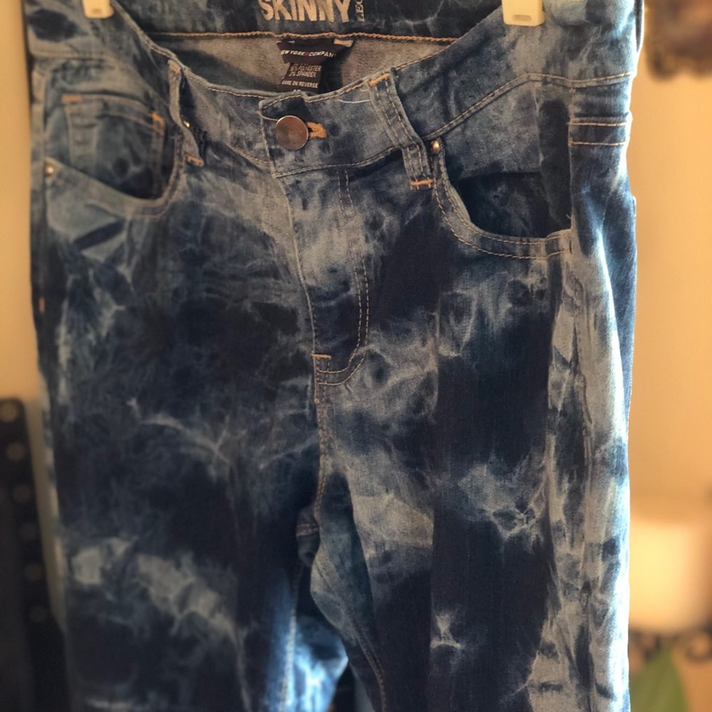 New York & Company Low Rise Skinny Tie Dye Jeans - Picture 9 of 14